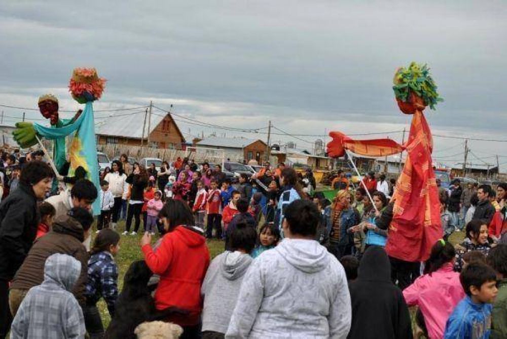 El municipio moviliz� m�s de 600 chicos en los asentamientos de la Margen Sur