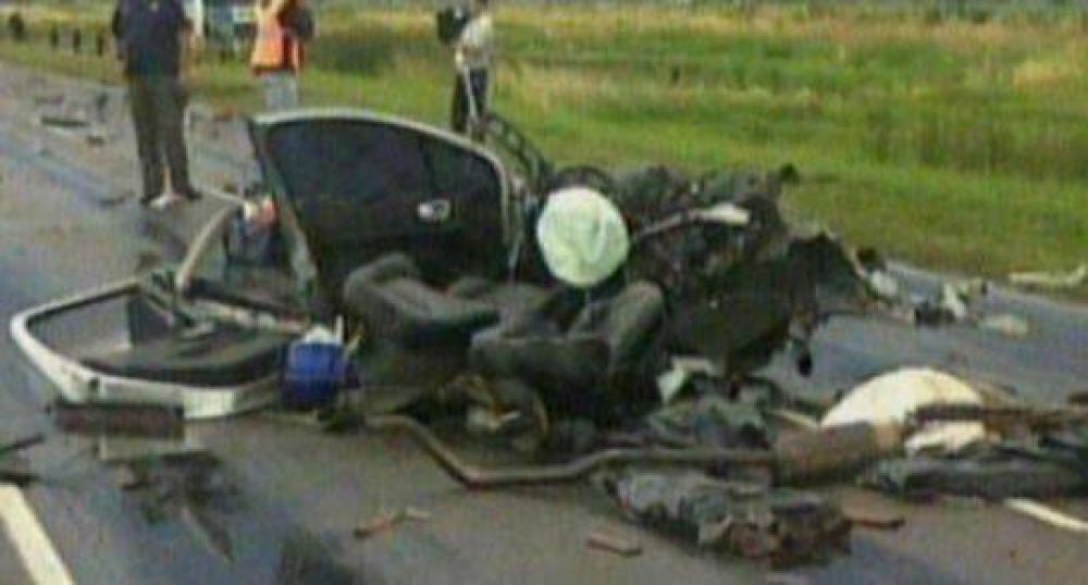 Choque frontal deja al menos 2 muertos 