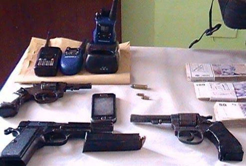 Cay� la banda de las entraderas