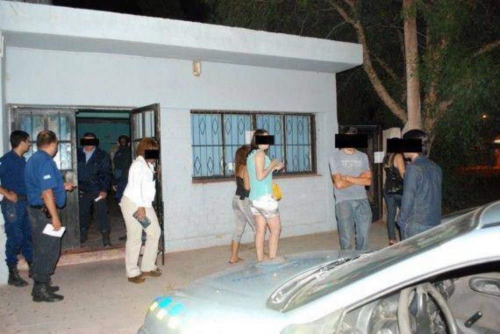 Comenz� a aplicarse la Ley que proh�be el funcionamiento de cabarets, wisker�as y prost�bulos