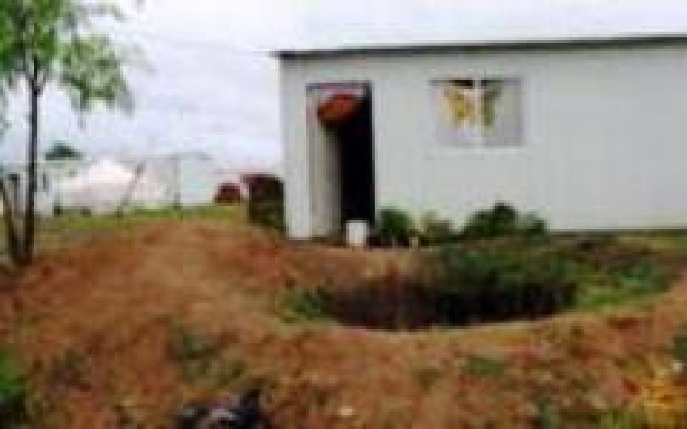 Unas veinte familias ocupan un predio en La Tablada 