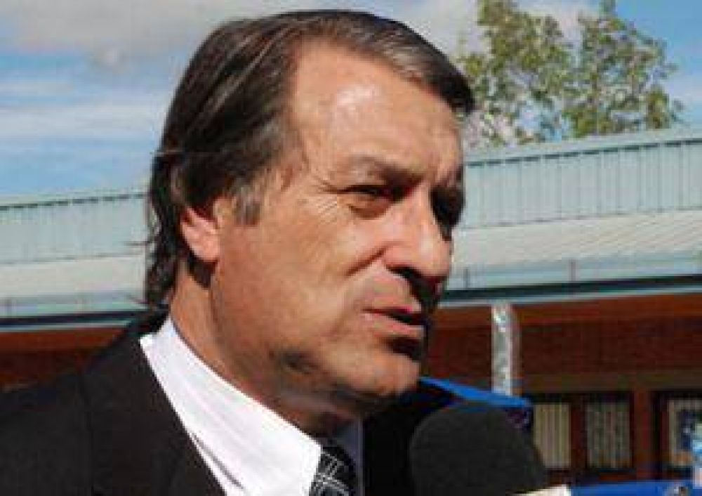 El gobernador y su gabinete: �A la sociedad no se le da se�ales claras�, sostiene Rozas 