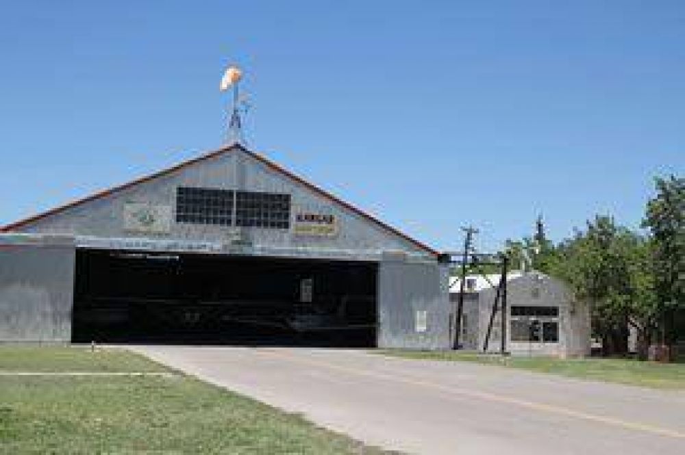 Manipulaba combustible y se revent� una manguera: desde el aeroclub justificaron la maniobra