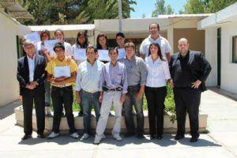 Estudiantes de J�chal e Iglesia desarrollaron su propia empresa