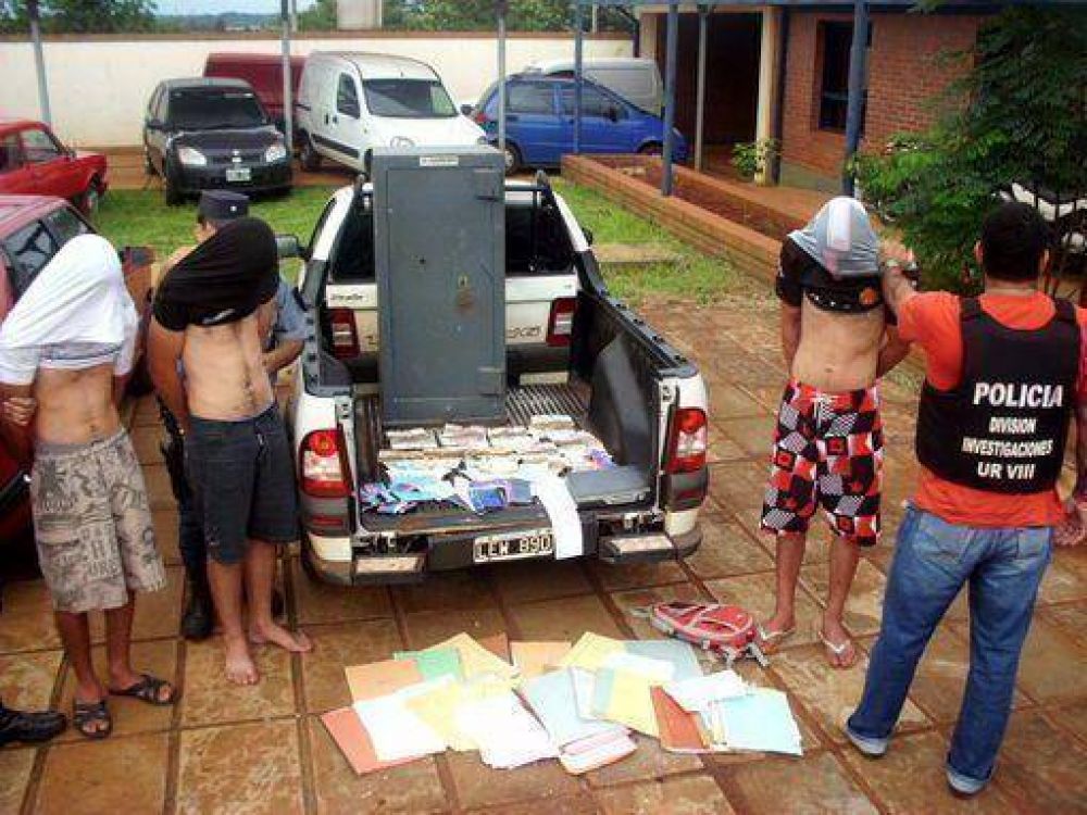Tres detenidos por el robo de 500 mil pesos a comercio de San Vicente