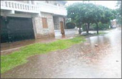 Vecinos de Villa Urquiza reclaman el entubado del arroyo Vicario