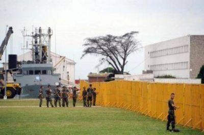 La Fragata Libertad ya navega las aguas del Mar Argentino