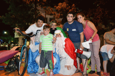 La Juventud Peronista entreg� bicicletas junto a los Reyes Magos 