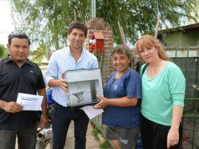 Entrega de purificador a familia afectada por ars�nico 