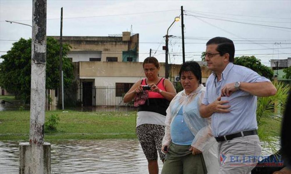 Mas de mil evacuados en la Capital tras el diluvio de ayer 