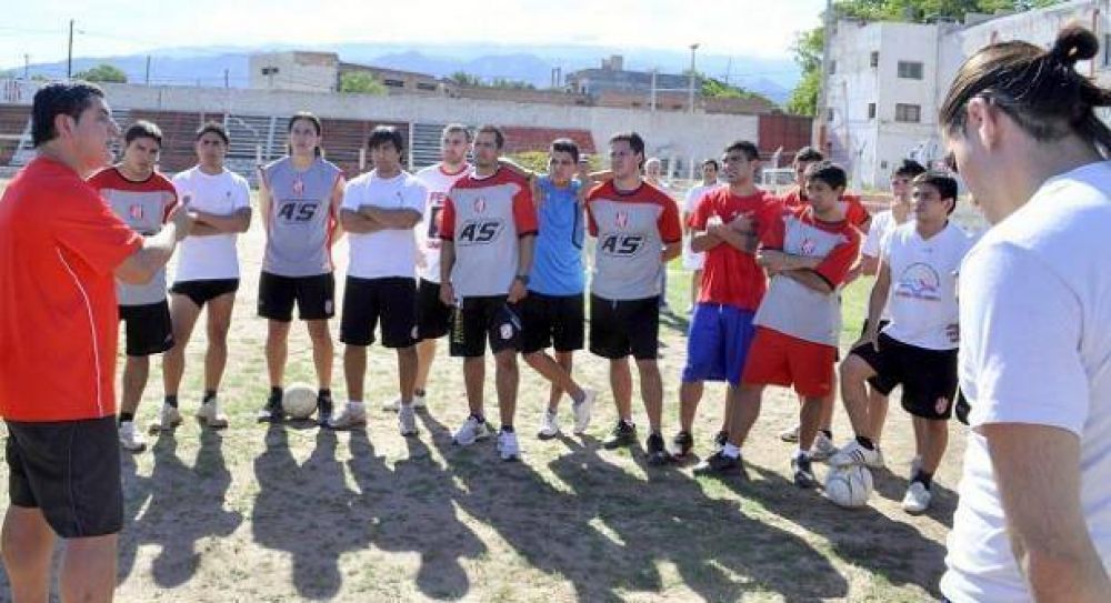 Villa Cubas volvi� a entrenar con Quinteros como t�cnico 