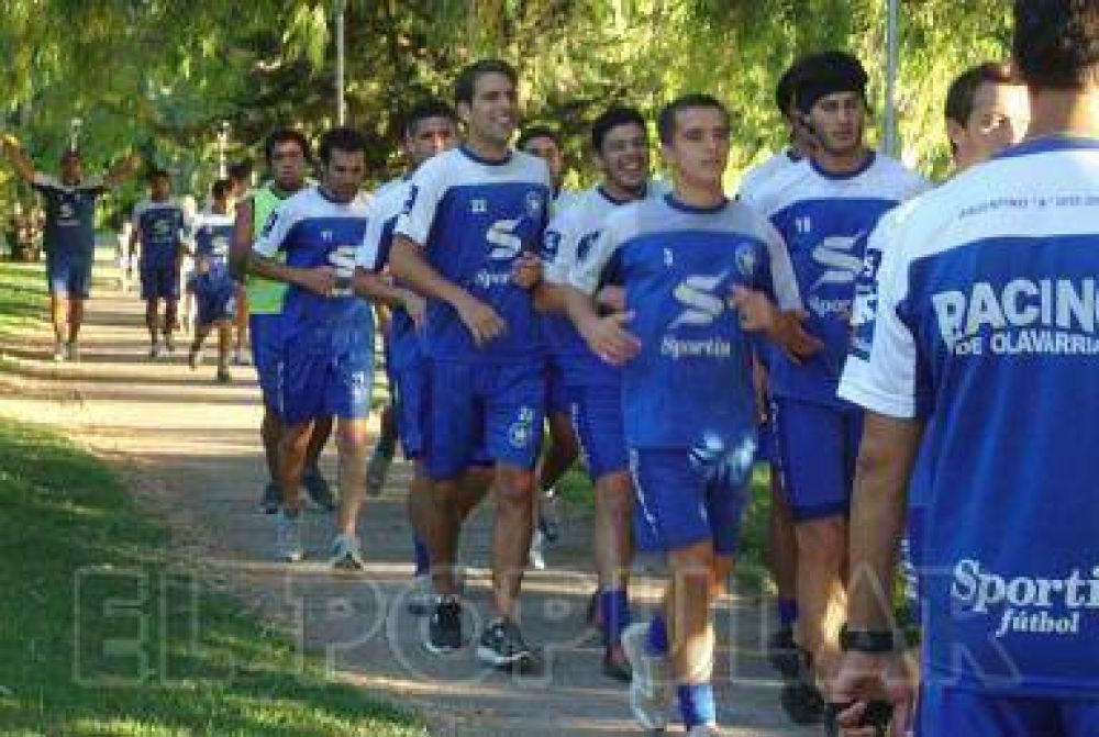 Racing sigue corriendo
