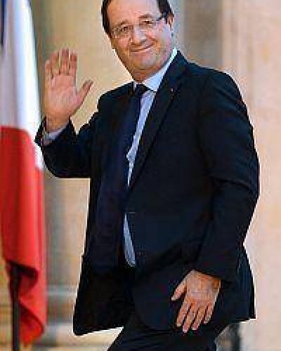 Hollande suspende su viaje a la Argentina y Chile
