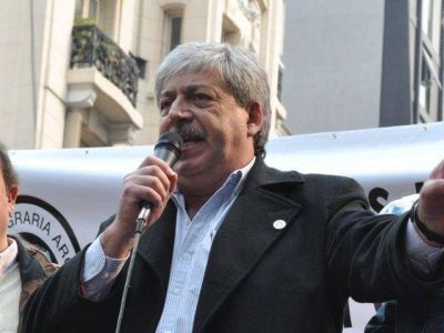 Buzzi advierte: "Sobran razones para hacer paros"