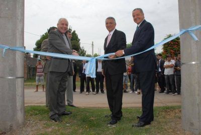 Inauguraron nuevo tendido el�ctrico