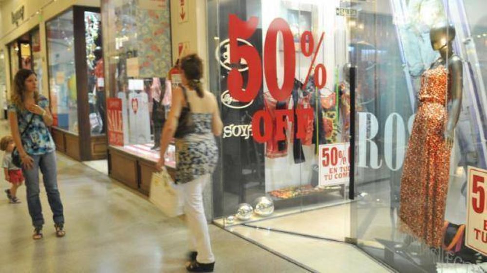 Los comercios comenzaron a liquidar lo poco que les qued�