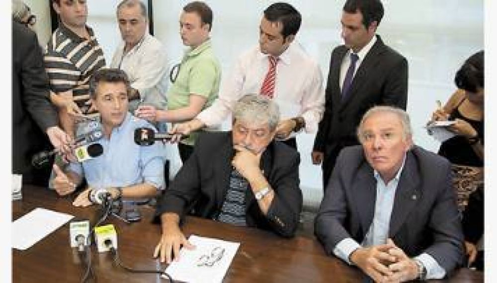 El campo aplaz un posible paro e inst al Gobierno a dialogar