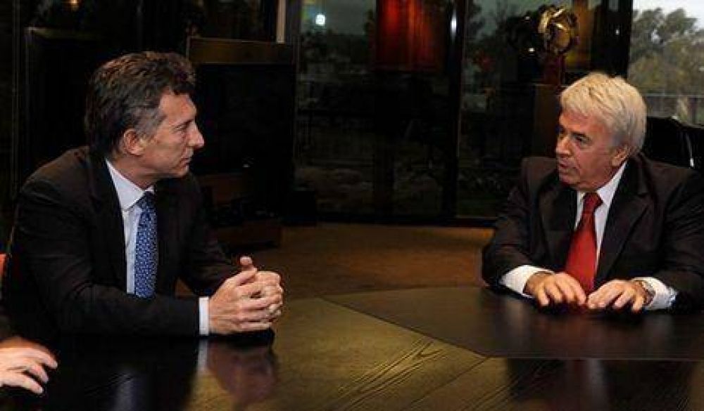 "Estamos dialogando con De la Sota"