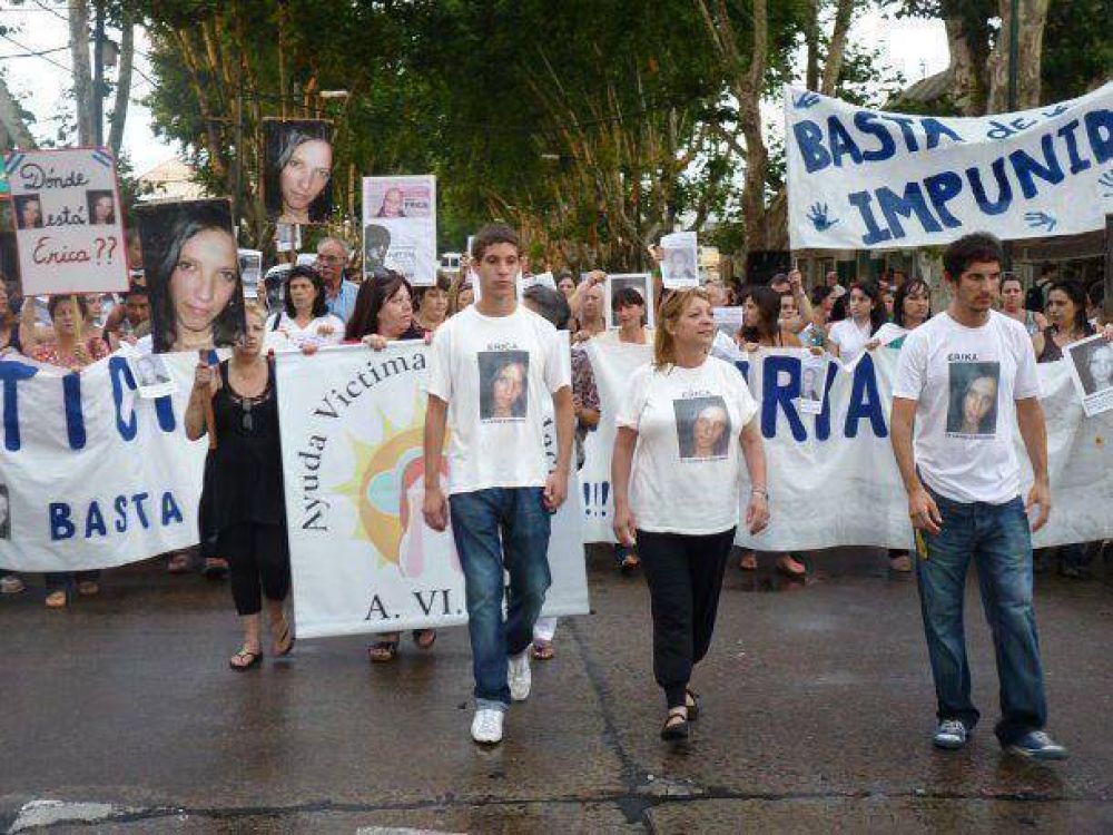 Marcha en Villa Adelina pidiendo justicia por Erica Soriano