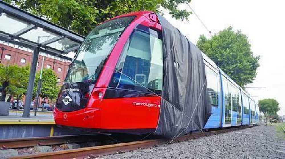 Puerto Madero: el tranv�a cumple tres meses parado y no saben si volver�