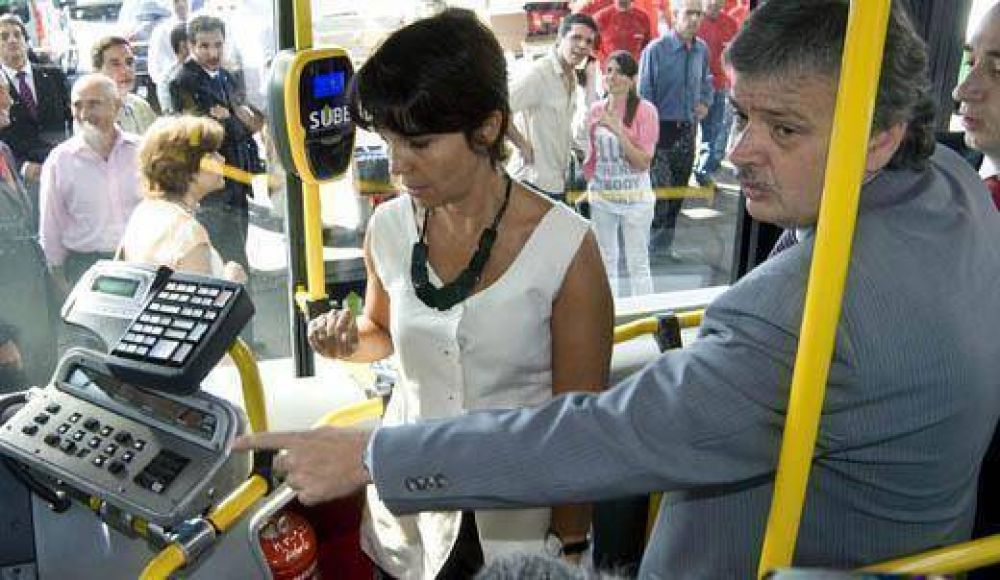 Por mayor�a, el HCD aprob� los aumentos de colectivos