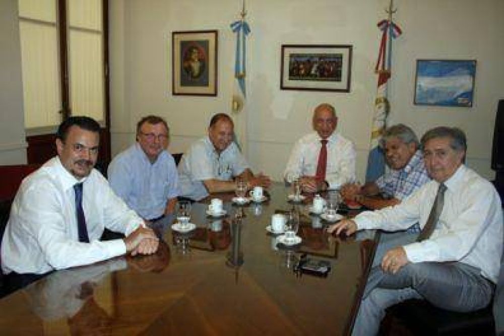 Sin vacaciones para la negociaci�n 