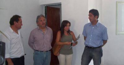 Entrega de mejoramiento habitacional en barrio 4 de Junio