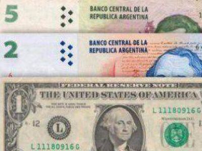 El d�lar paralelo contin�a por encima de los 7 pesos, pero en el exterior ya piden hasta 8,20  
