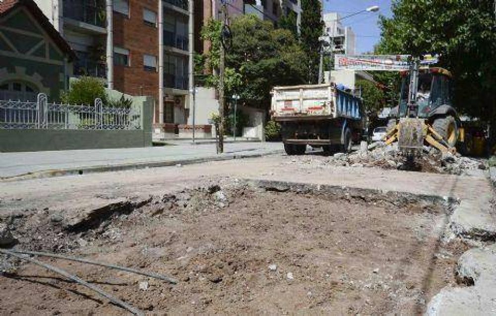 Plan integral de bacheo y pavimentaci�n en Lan�s