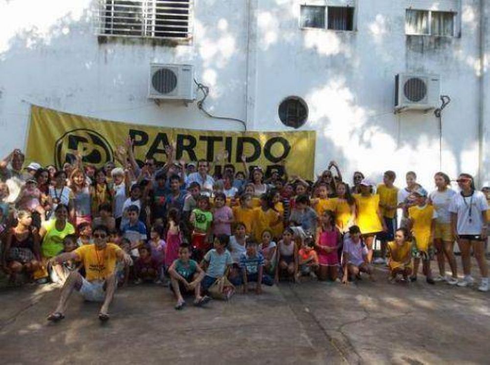 El Partido Popular inici� su colonia de vacaciones 