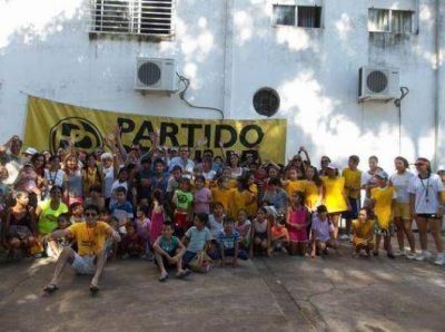 El Partido Popular inici� su colonia de vacaciones 