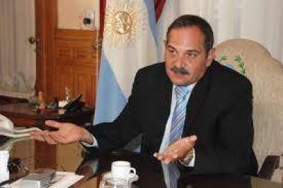 Alperovich: es una locura hablar de un 36 por ciento de aumento en los sueldos. 