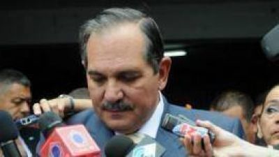 Alperovich se enoj� cuando le preguntaron si aumentar�a los sueldos 36% como hizo con los legisladores 