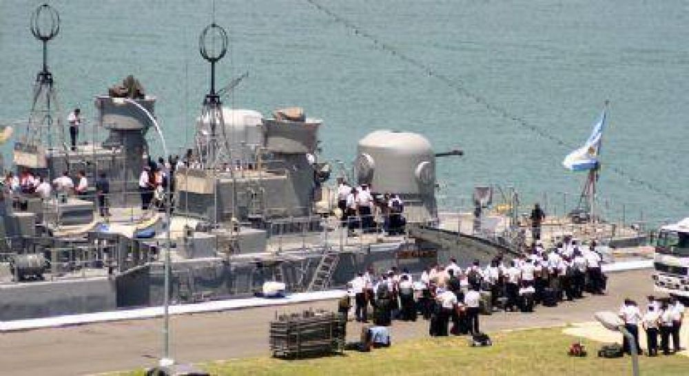 La Fragata Libertad arribar�a a las 17,45 al Puerto marplatense y all� se desatar� la fiesta preparada por el kirchnerismo