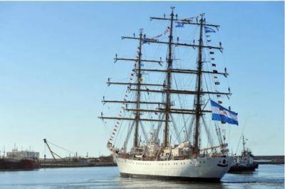Con una �fiesta popular�, la Presidenta recibe a la Fragata Libertad en Mar del Plata