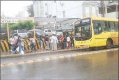 Transporte urbano: usuarios insisten en sus reclamos por el deficiente servicio que reciben 