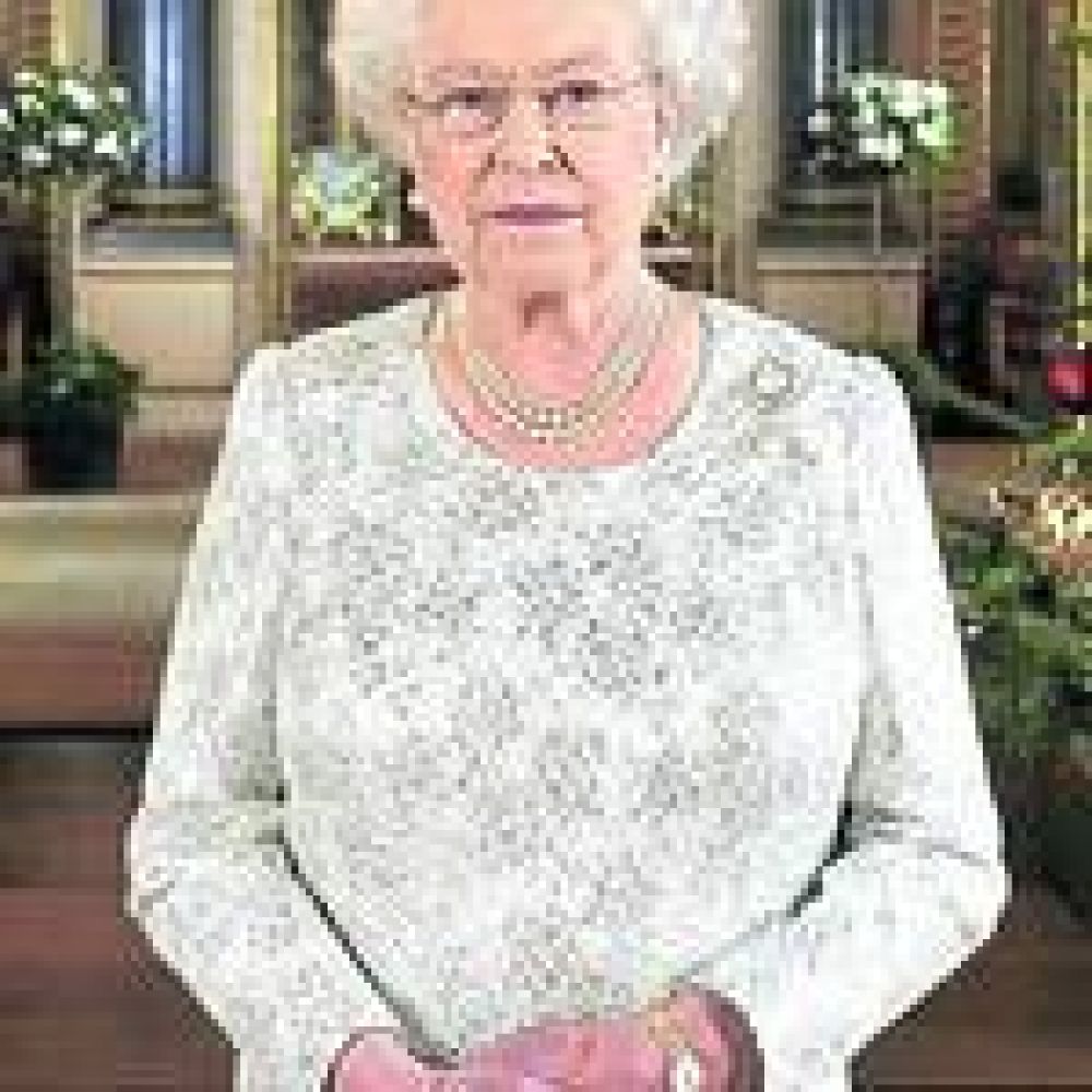 La Reina Isabel II busca un lavaplatos para sus palacios