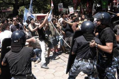 Incidentes en la manifestaci�n en contra del aumento del boleto