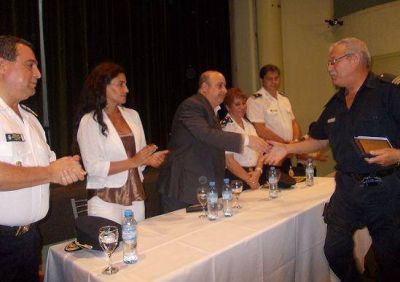Los municipios de San Isidro y Tigre reconocieron a la Polic�a bonaerense