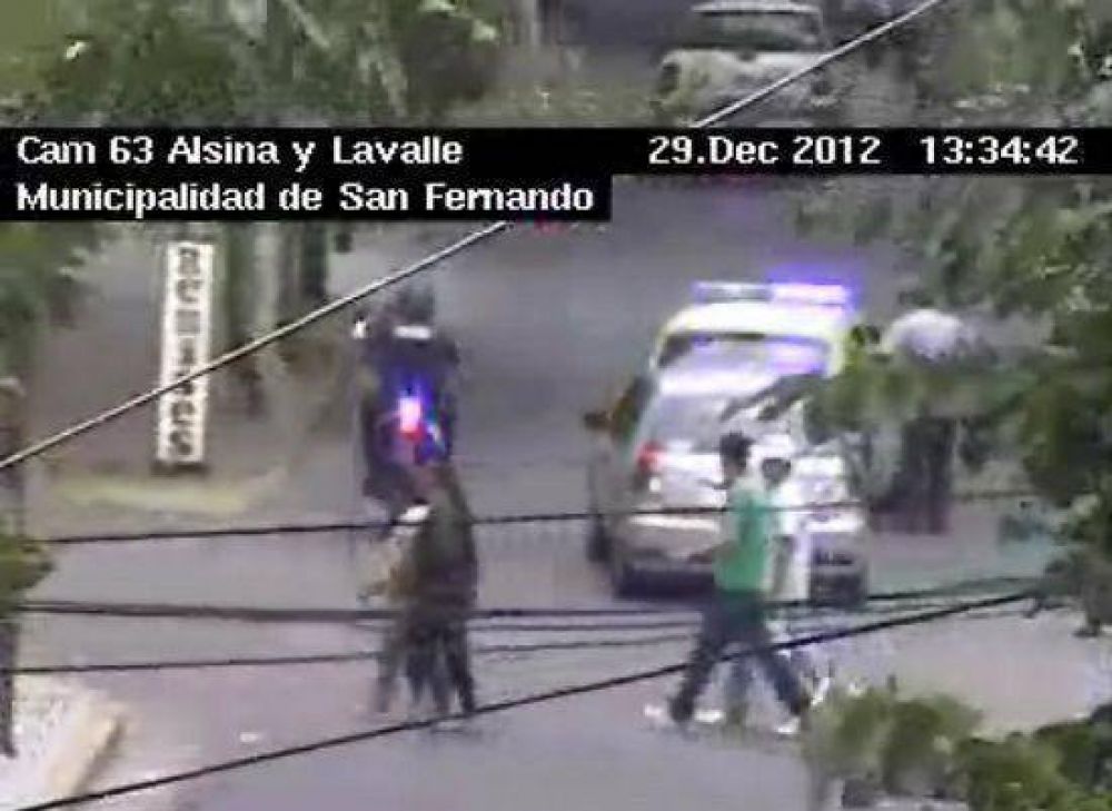 Las patrullas de San Fernando sorprenden a ladr�n en un veh�culo