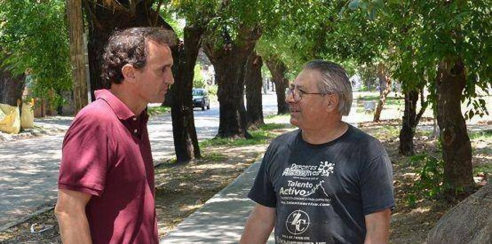 Gabriel Katopodis recorri� los trabajos realizados en la Plaza Alem