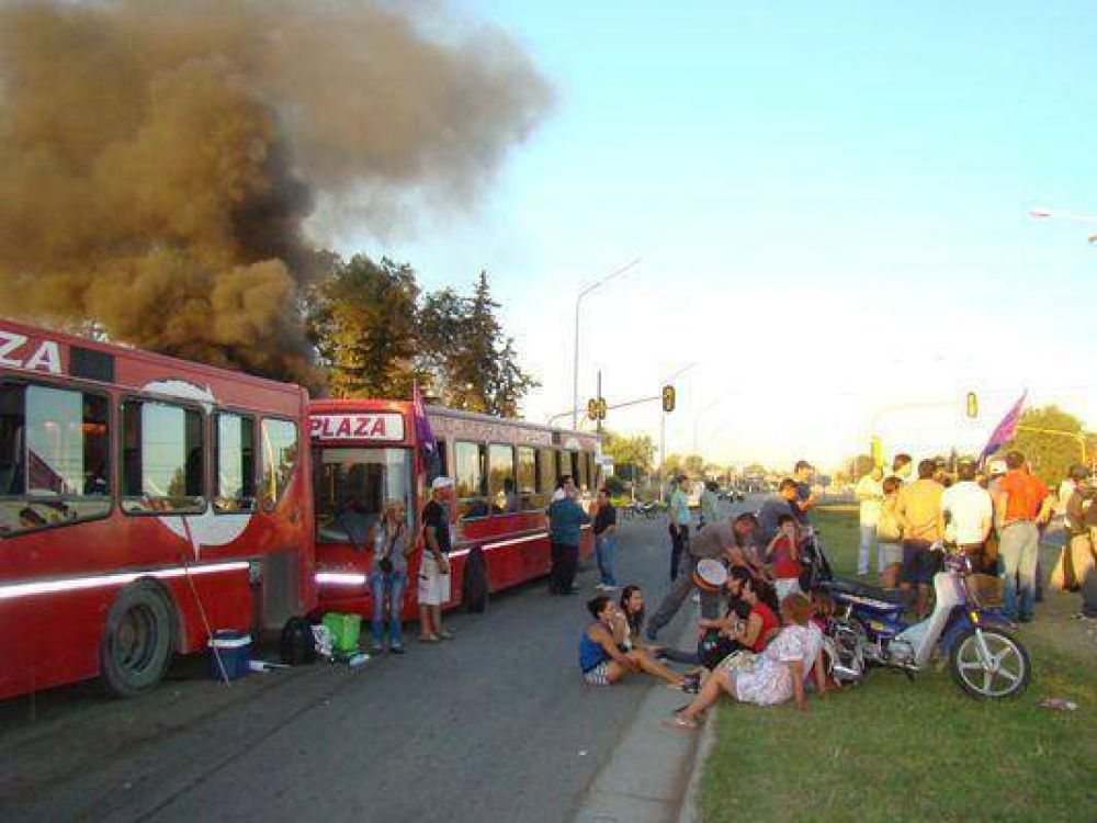 Se firm� acuerdo y se reanudaron servicios de Dumas y Plaza