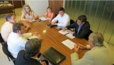 La ministra de Educaci�n recibi� a autoridades de la Fisfe 
