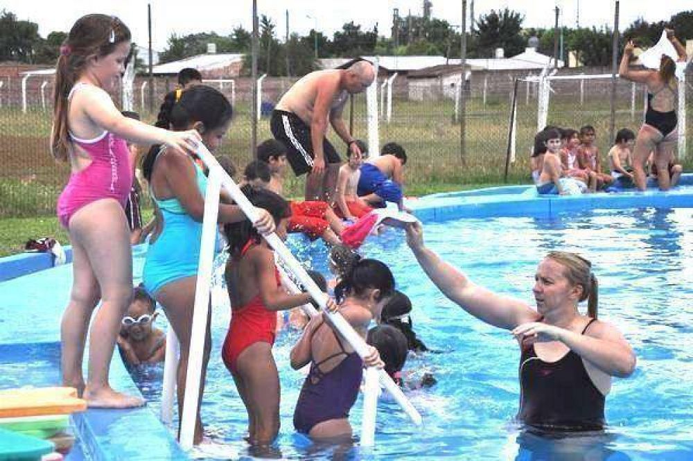 Comenz� el programa �Verano al Agua� 2013 en Lima