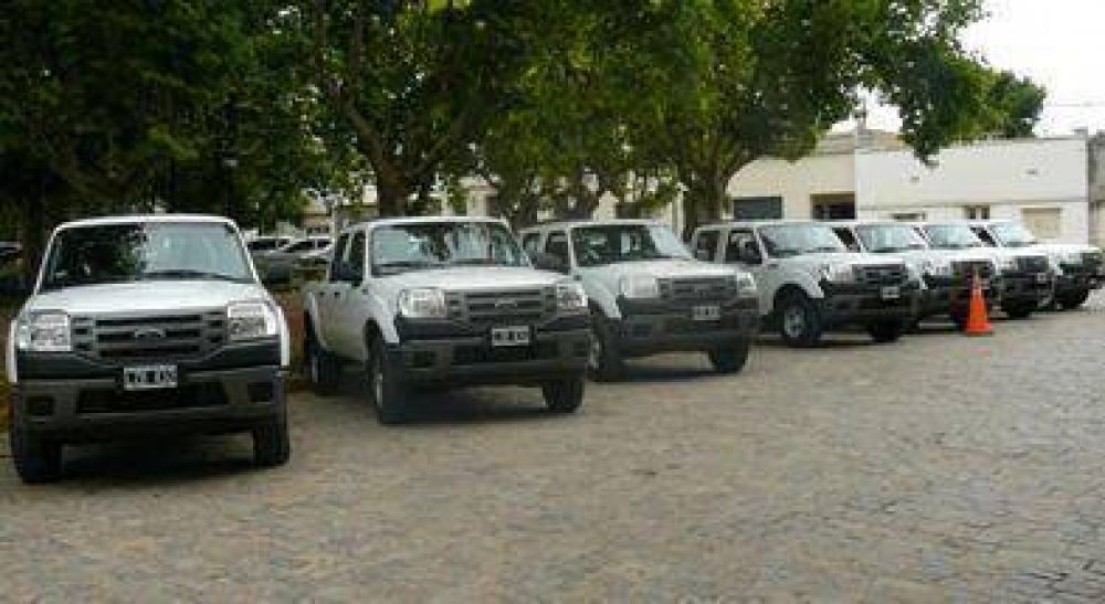 Siete nuevas camionetas para Areco
