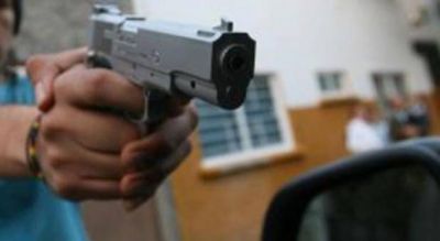 Le dispararon a un joven en la pierna al intentar robarle la moto