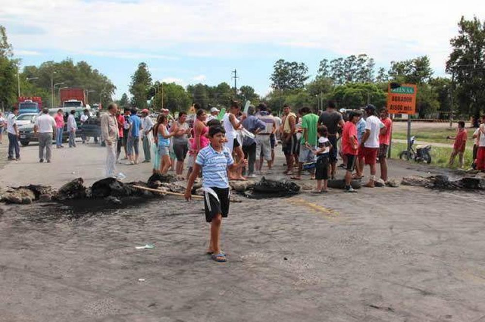 Los damnificados por el temporal en Concepci�n creen que a�n no pas� lo peor 