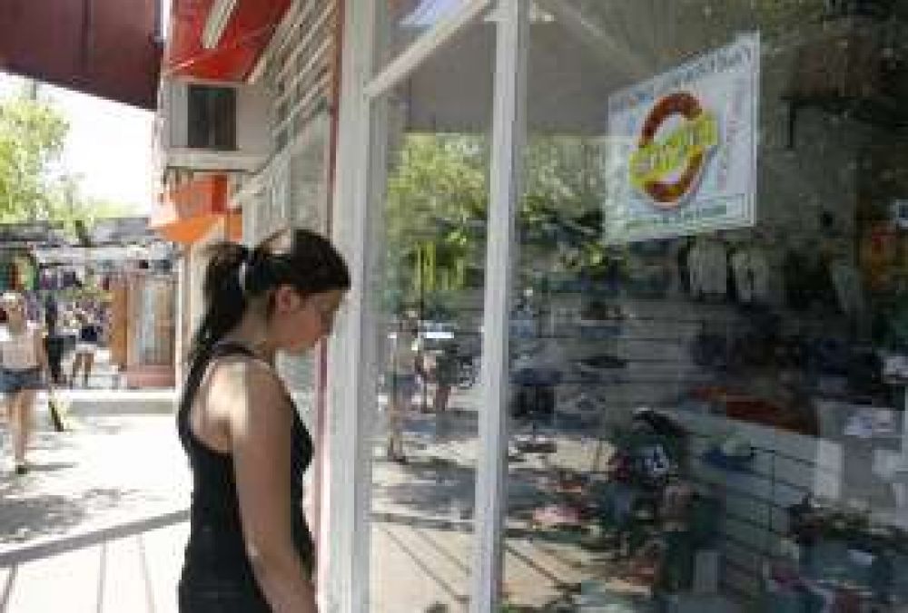 M�s de 50 locales van al �Outlet verano� de Rawson