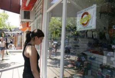 M�s de 50 locales van al �Outlet verano� de Rawson