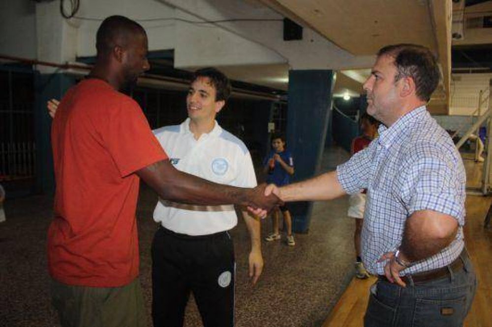 El martes ya podr�n jugar los extranjeros de Regatas 